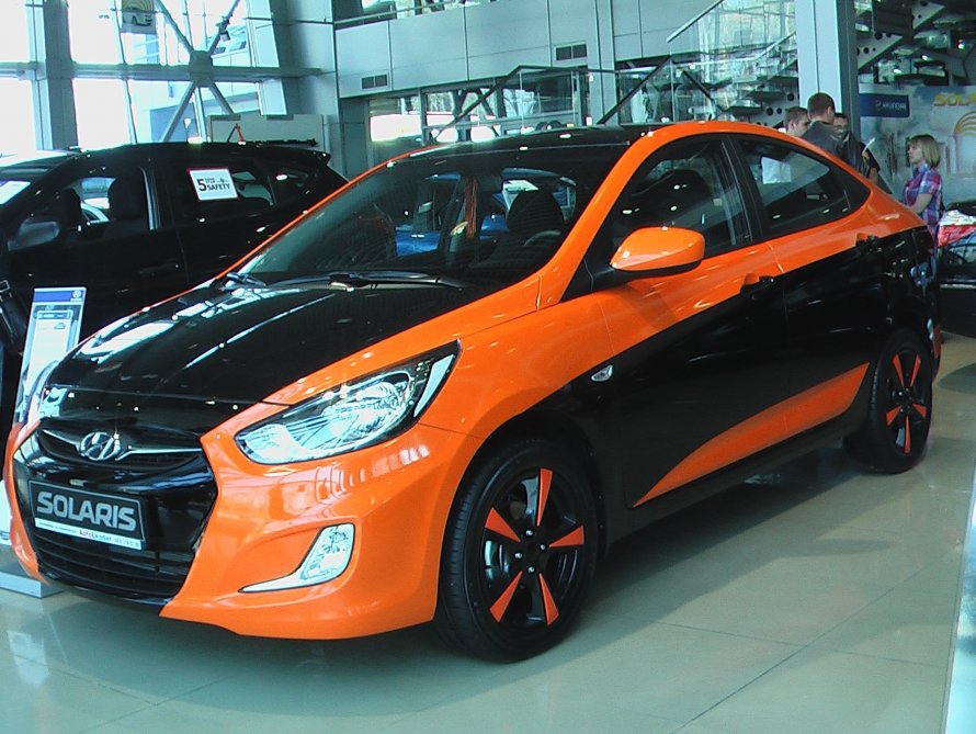 Hyundai Solaris 2011 Orange