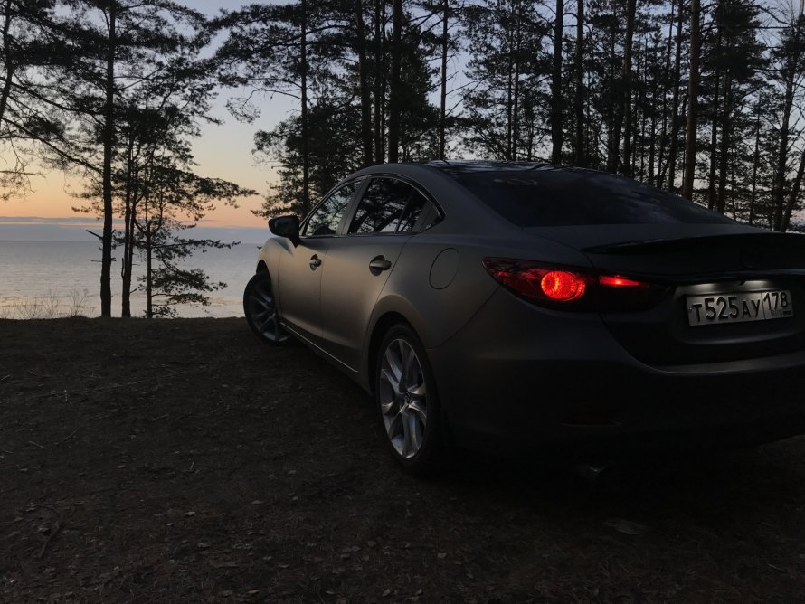 Mazda 6 серебристая