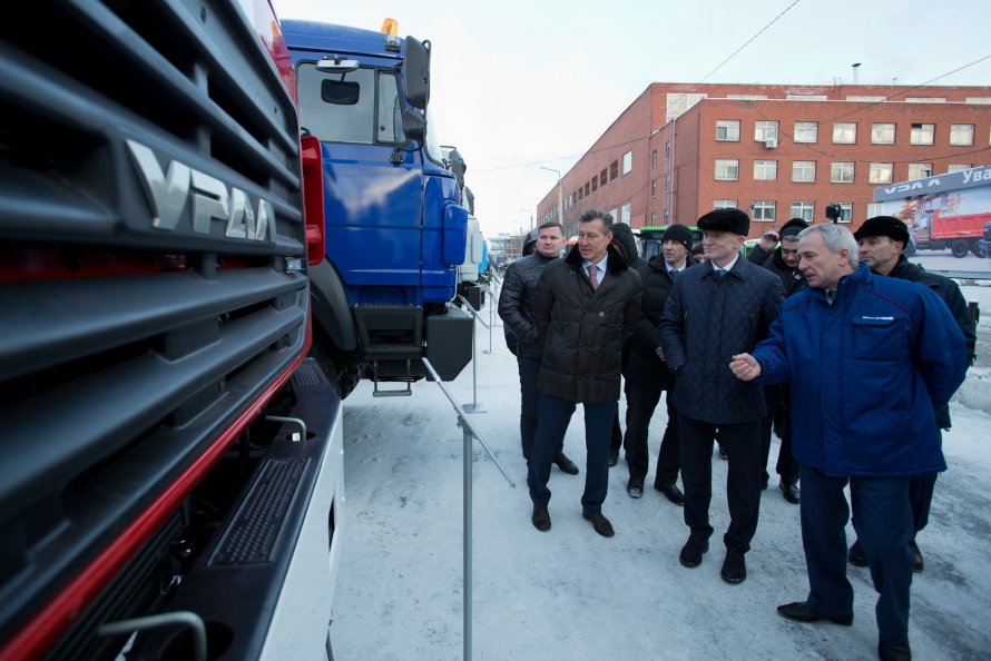 Автозавод Урал реклама
