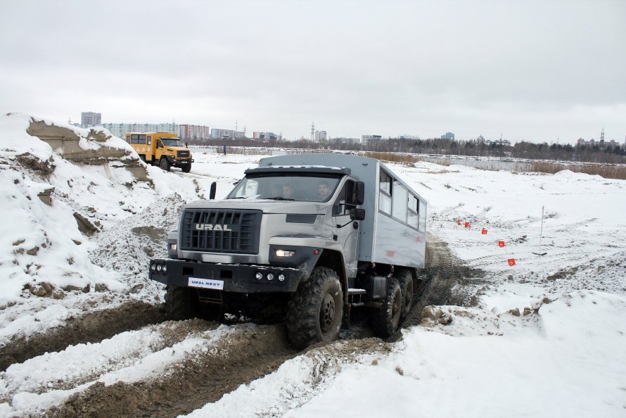 Урал 102