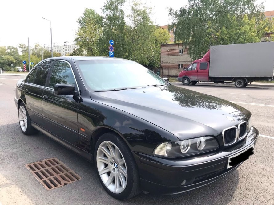 БМВ е39 2001