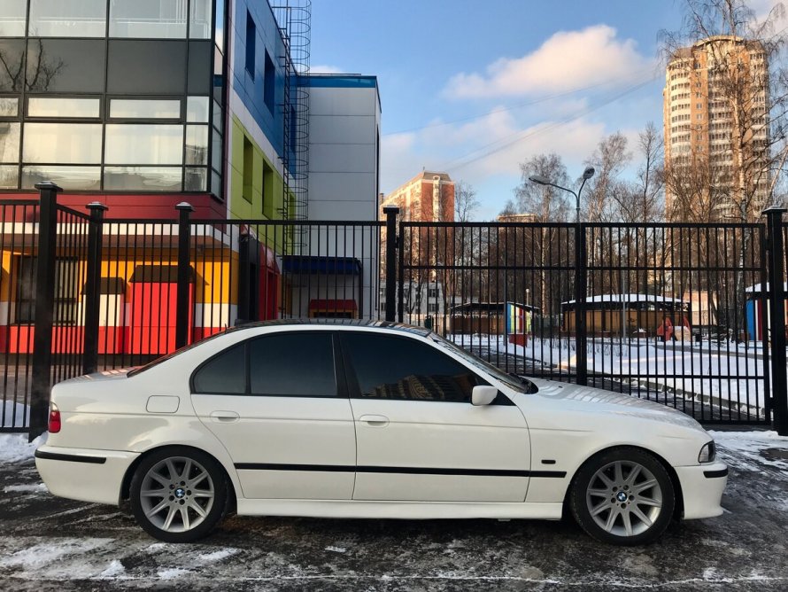 Е39 Рестайлинг белая