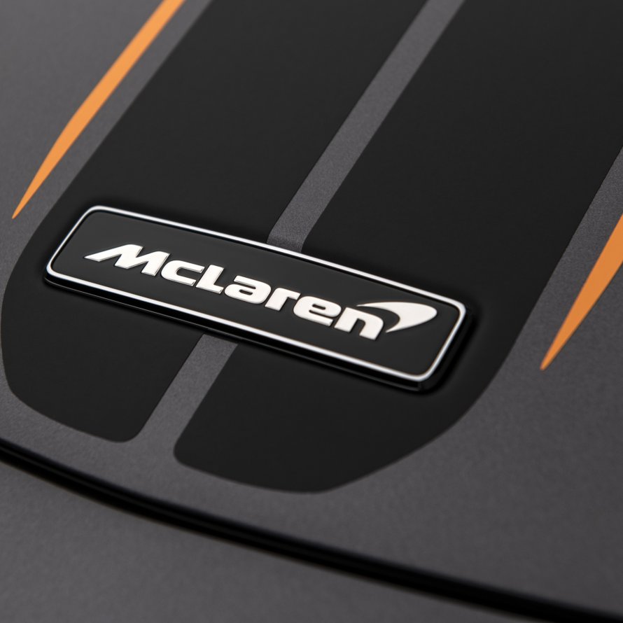Значок MCLAREN 600 lt