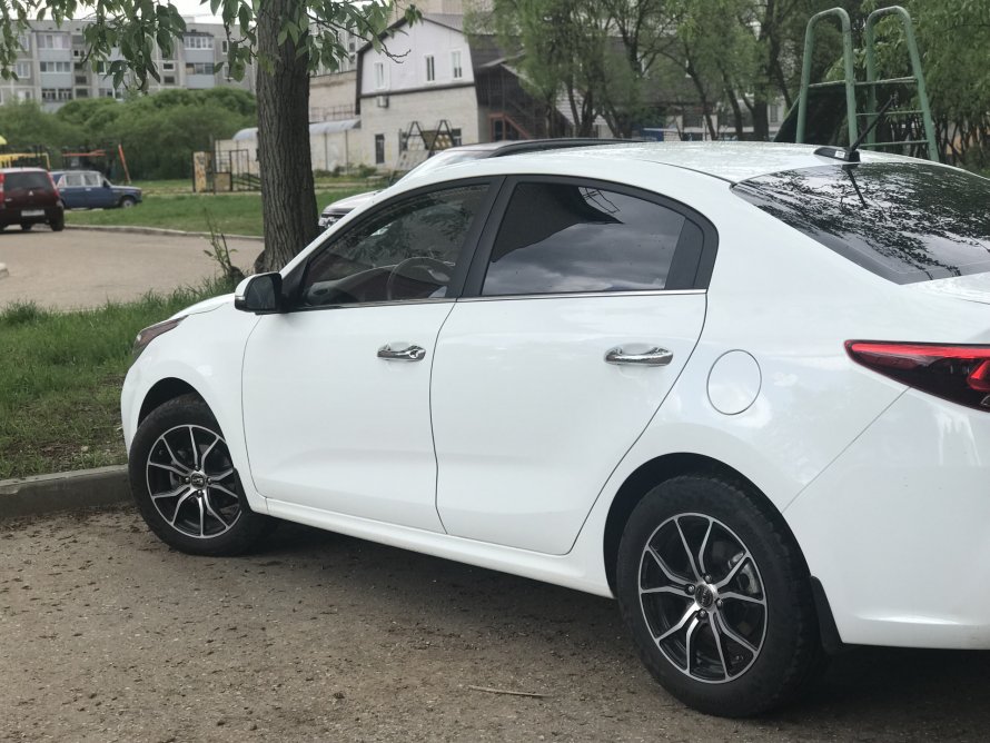 Kia Rio 4 r15