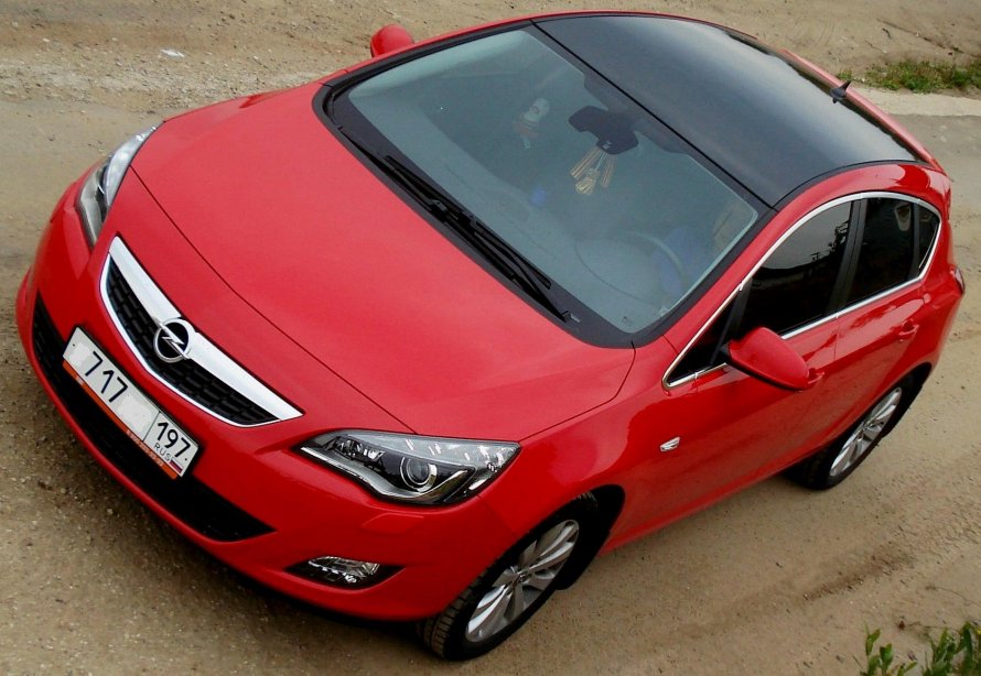 Opel Astra j GTC черная крыша