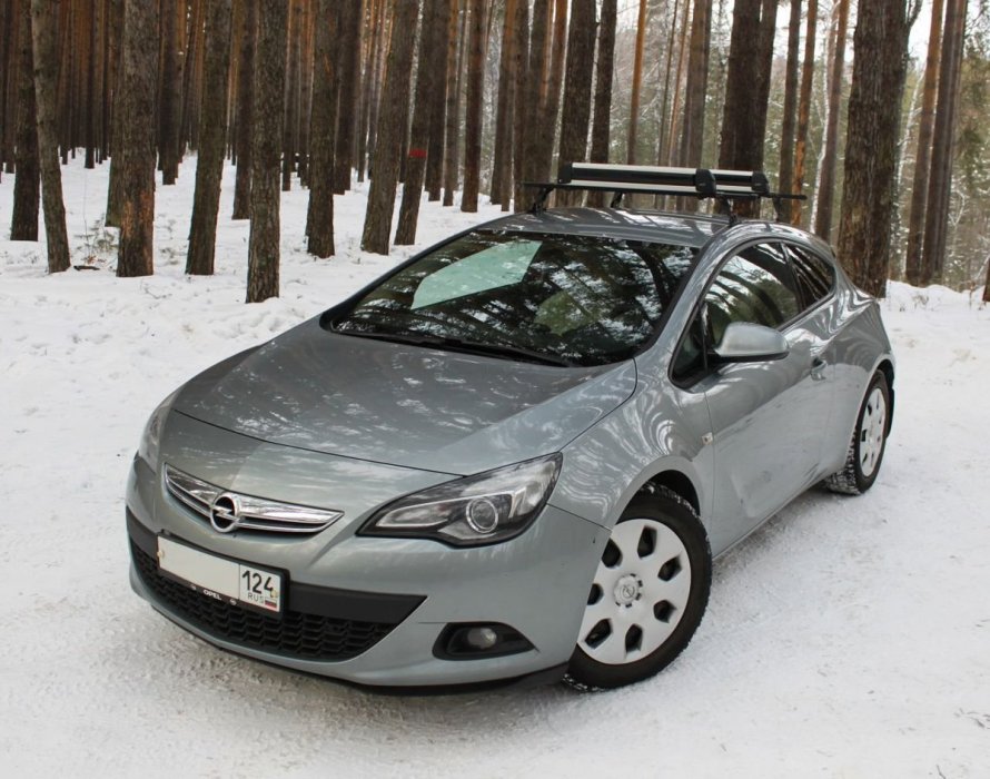 Опель Астра GTC купе 2010