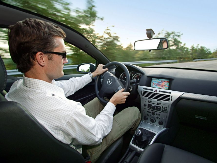 Opel Astra GTC С панорамным лобовым