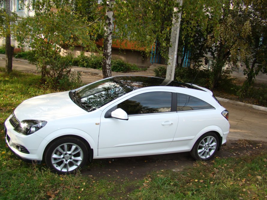 Опель Астра купе 2008 белый