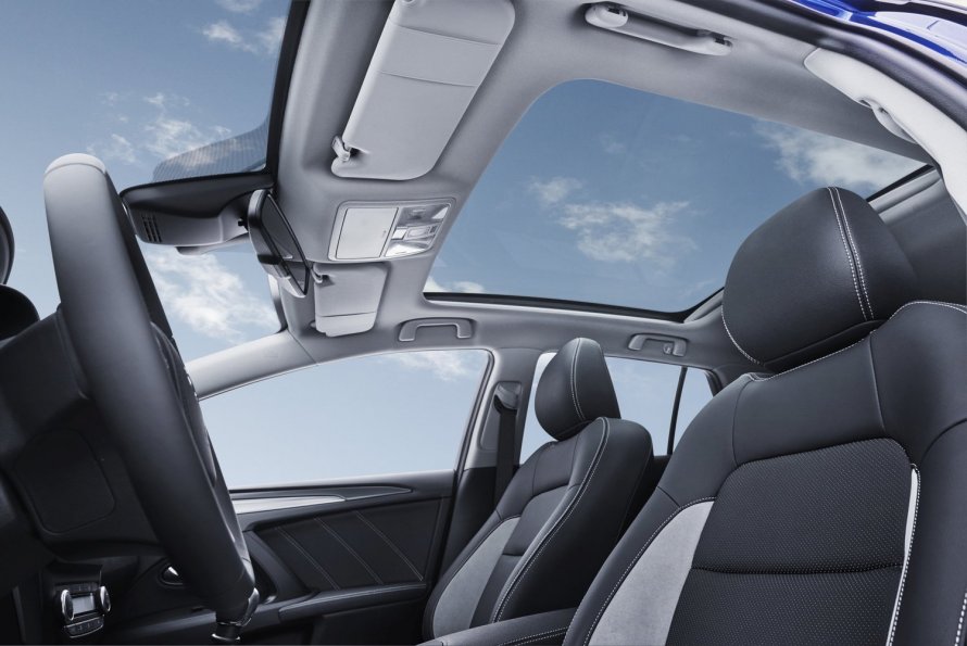Toyota Avensis с панорамной крышей