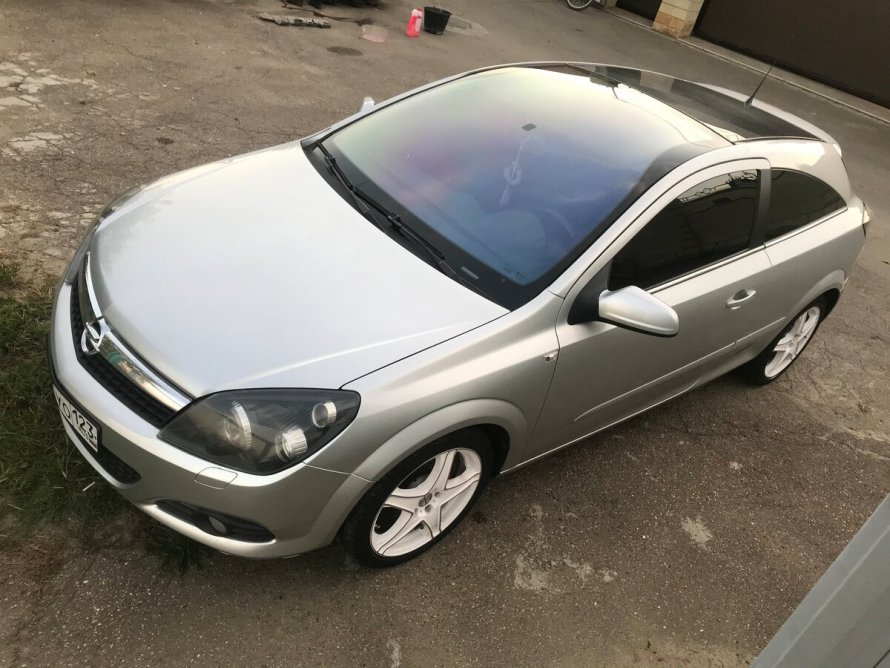 Opel Astra h GTC 2010