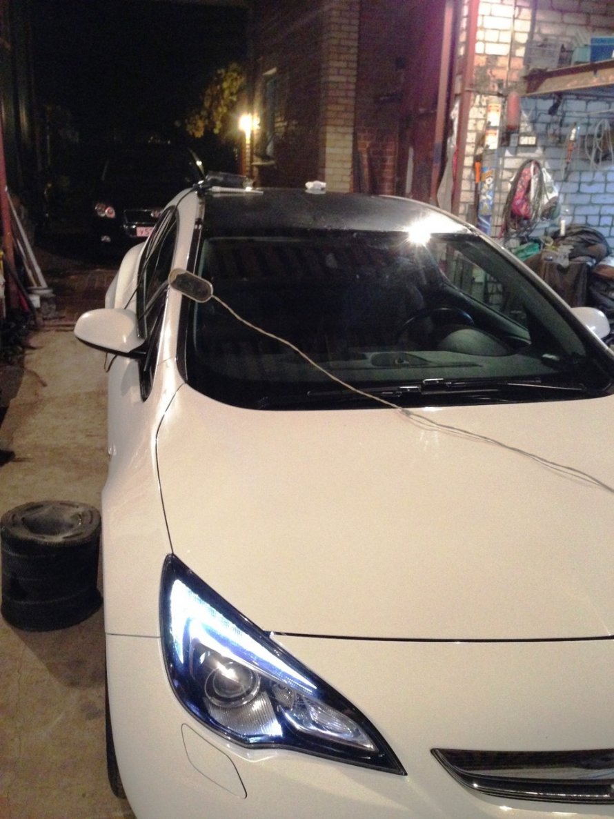 Opel Astra GTC С панорамной крышей