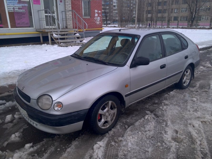 Toyota Corolla 1999 год