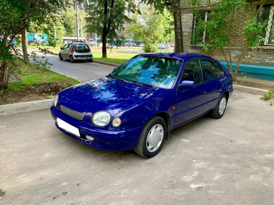 Toyota Corolla 1999 хэтчбек