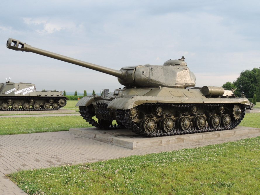 Танки ИС 2