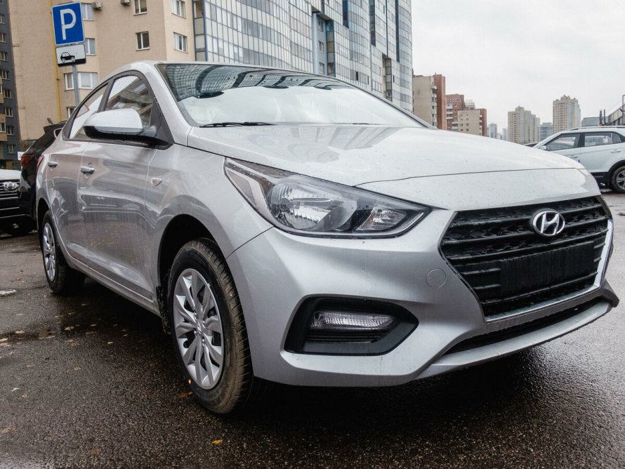 Hyundai Solaris 2012 серебристый