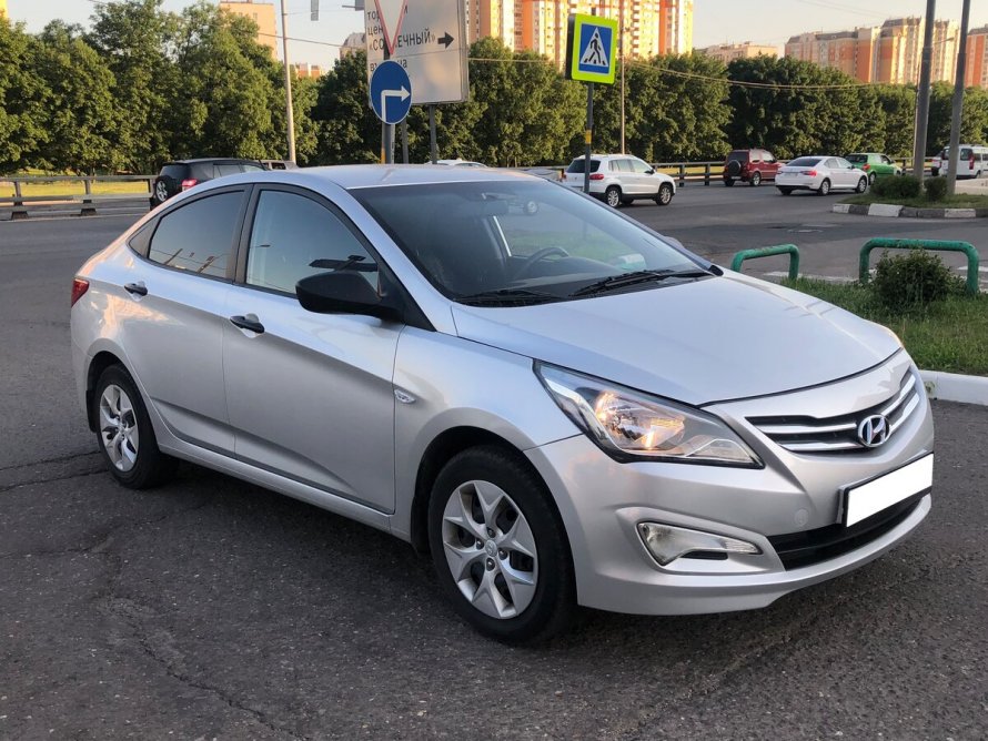 Hyundai Solaris 2016 серебристый