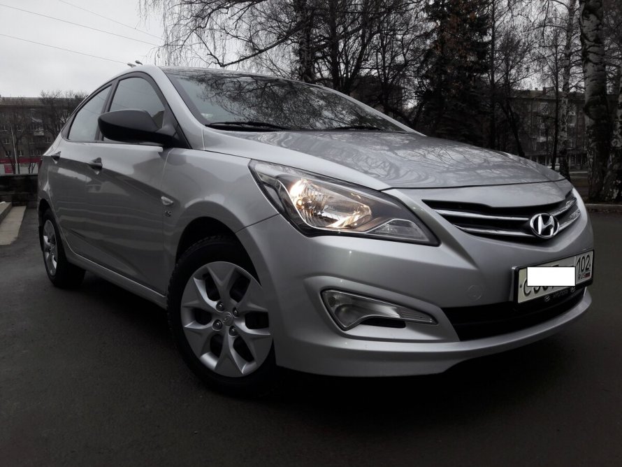 Hyundai Solaris 2015 серебро