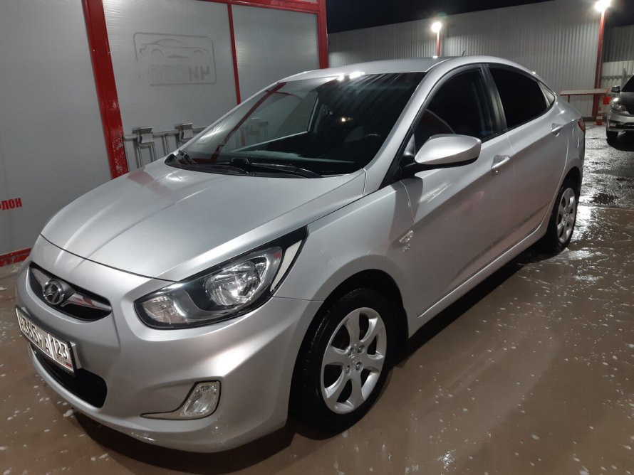 Hyundai Solaris 2014 серебристый