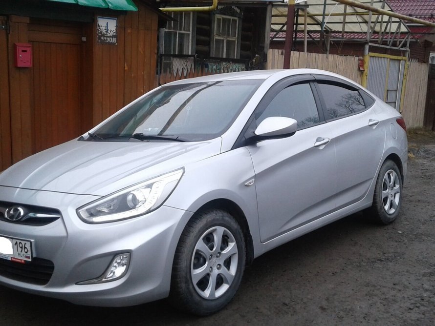 Hyundai Solaris 2014 серебристый