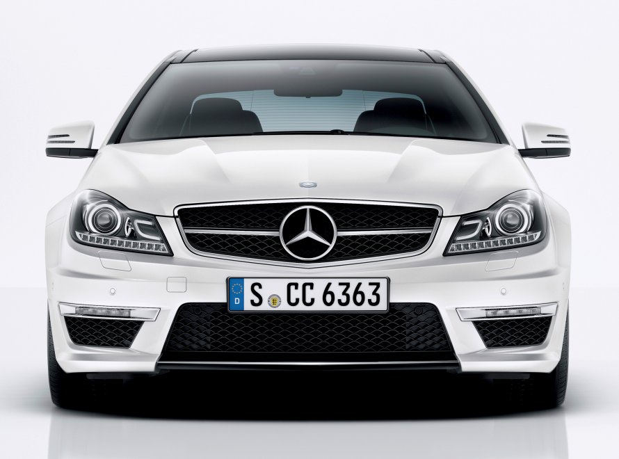 Mercedes c63 AMG 204 спереди
