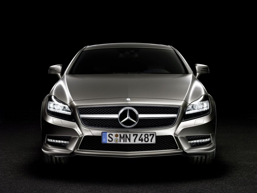 Mercedes-Benz CLS v12