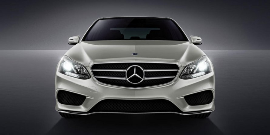 Mercedes Benz спереди