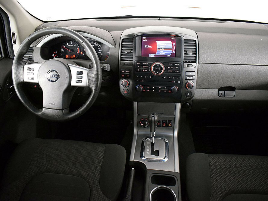 Nissan Pathfinder r51 салон