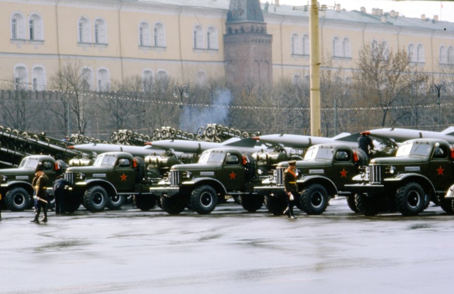 Военная техника на советских парадах