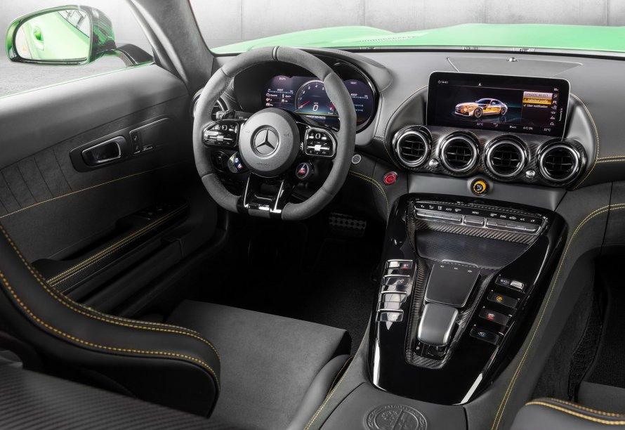 Mercedes-Benz AMG GTR салон