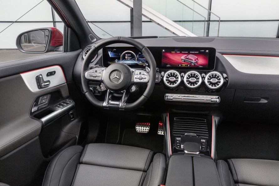 Mercedes Benz GLA 2020 AMG салон