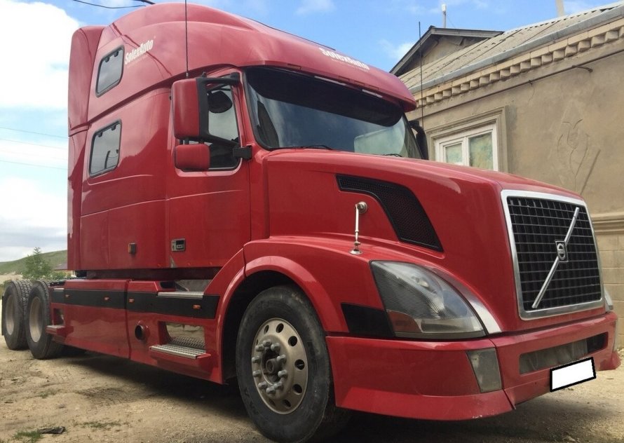 Volvo VNL 670 2004