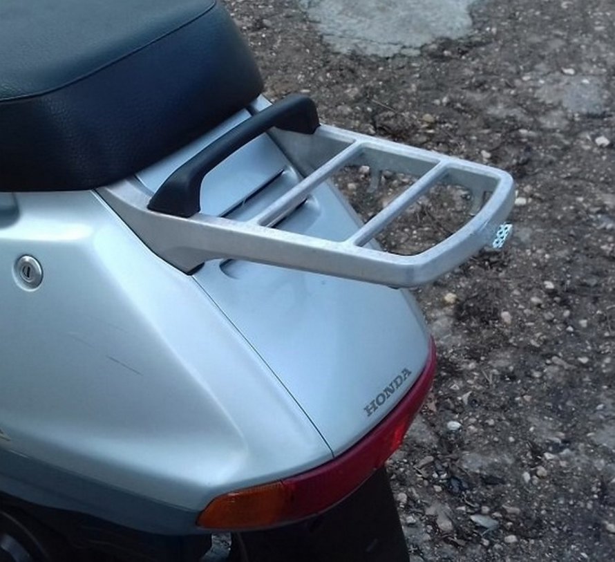 Honda lead af 90