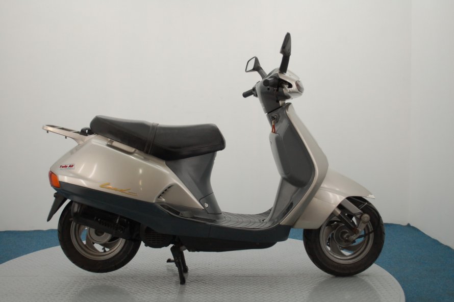 Скутер Honda lead 90