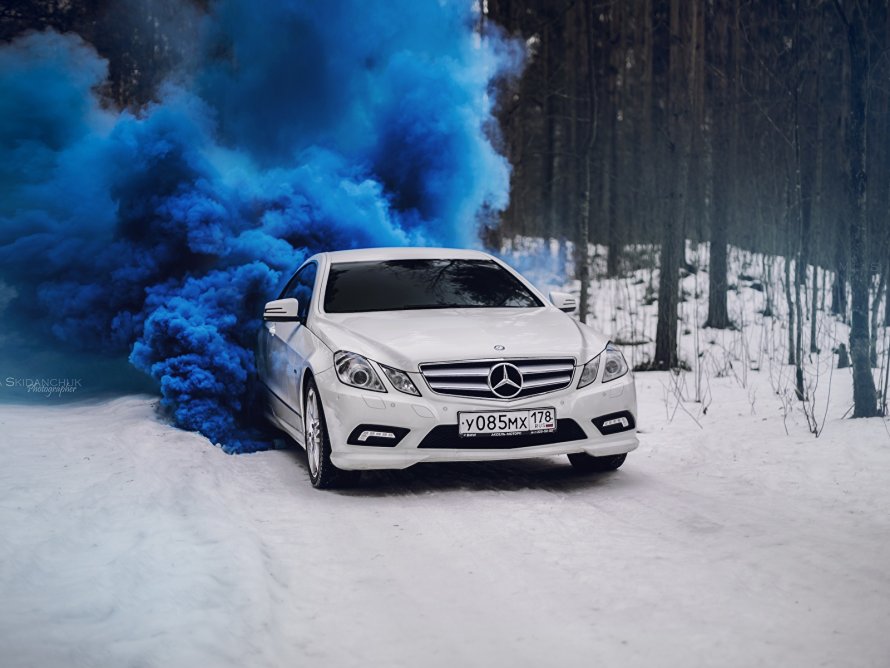 Mercedes-Benz e-класс е200 зимний дрифт