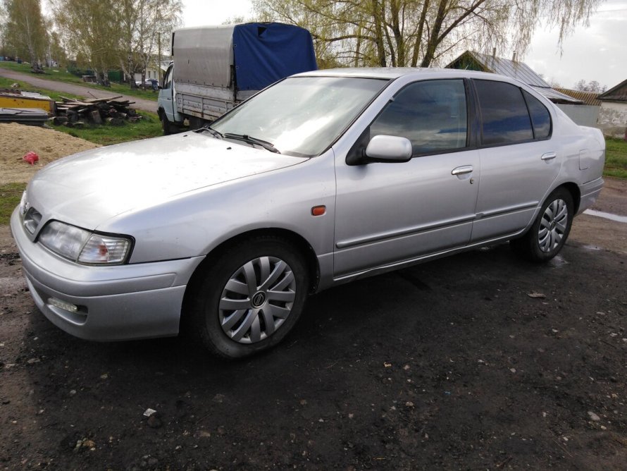 Nissan primera II (p11)1997