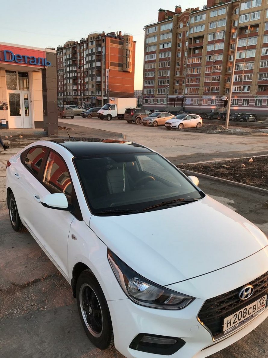 Hyundai Solaris белый с черной крышей 2018