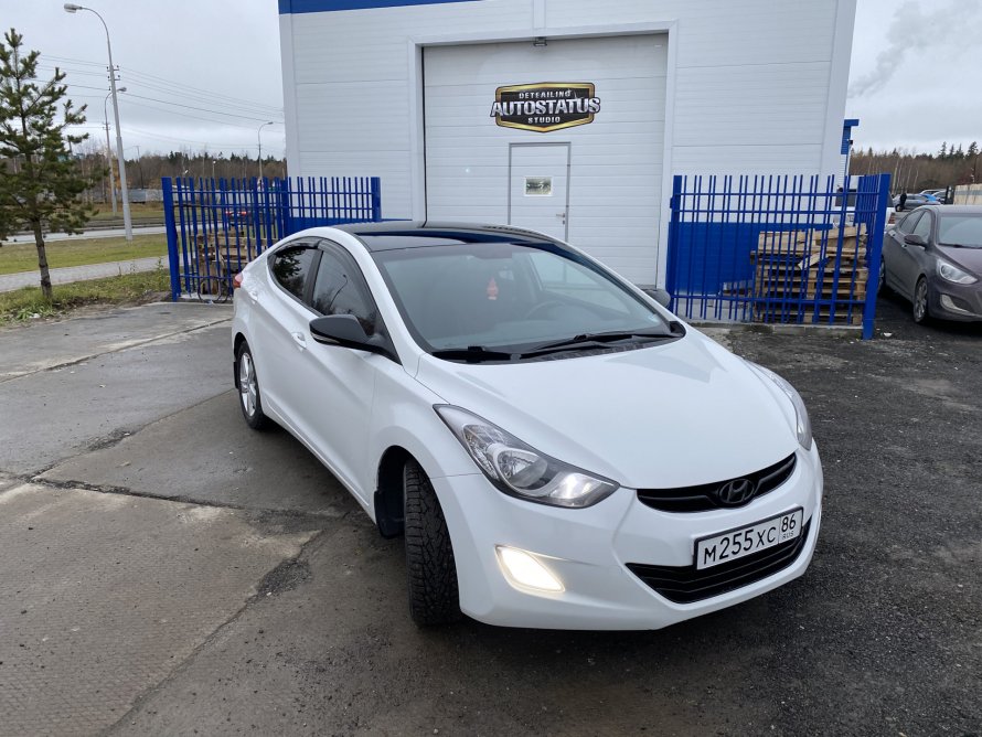 Hyundai Elantra 2011 серая черная крыша