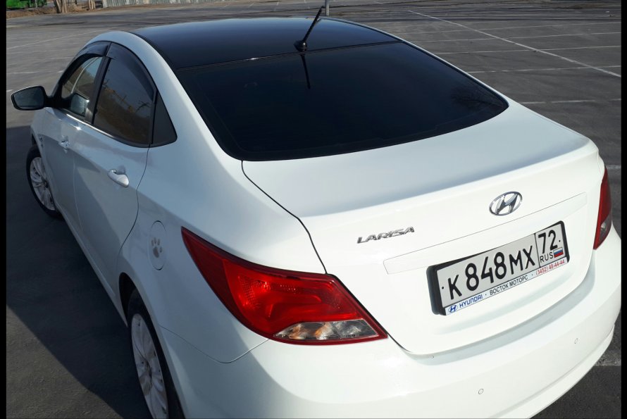 Черная крыша Hyundai Solaris 2017