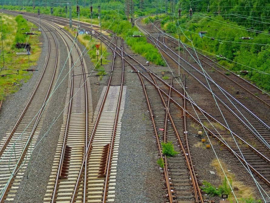 Однопутный участок железной дороги