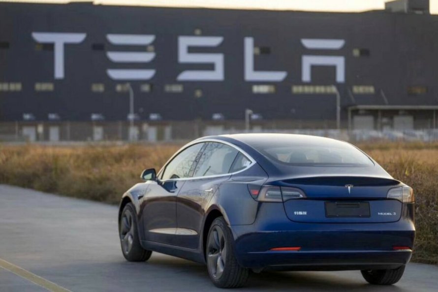 Электромобиль Tesla model 3