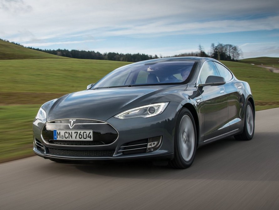 Машина Tesla model s