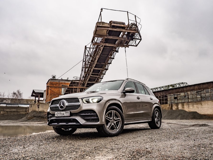 Mercedes GLE 300d Sport Plus серебристый