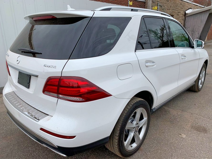 Мерседес-Бенц GLE 300 D