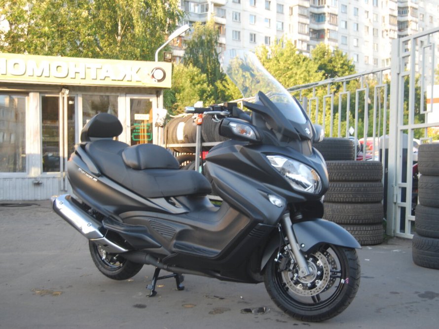 Скутер Сузуки Скайвэй 650
