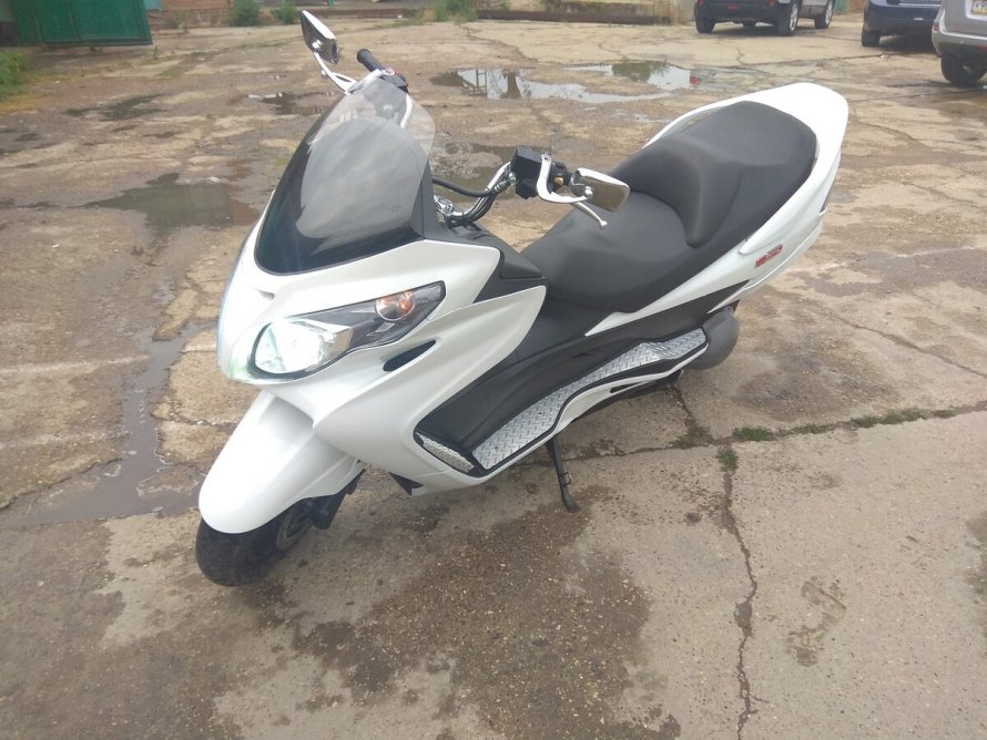 Скутер скайвей 400