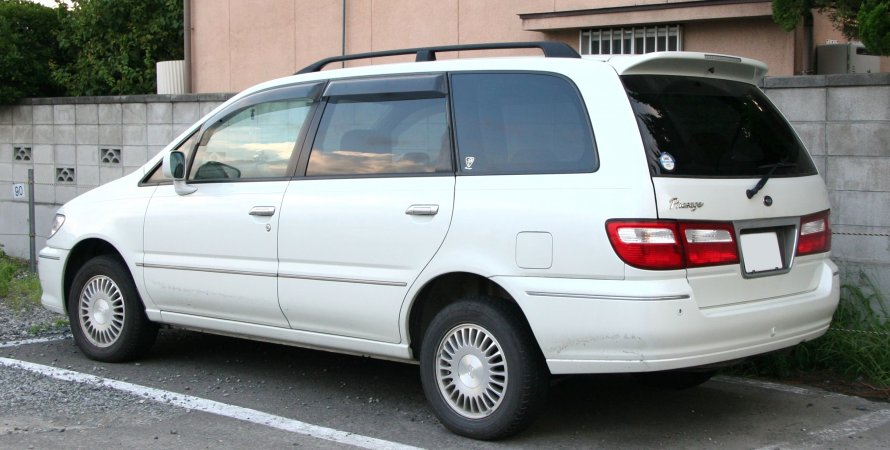 Nissan Presage 99 года