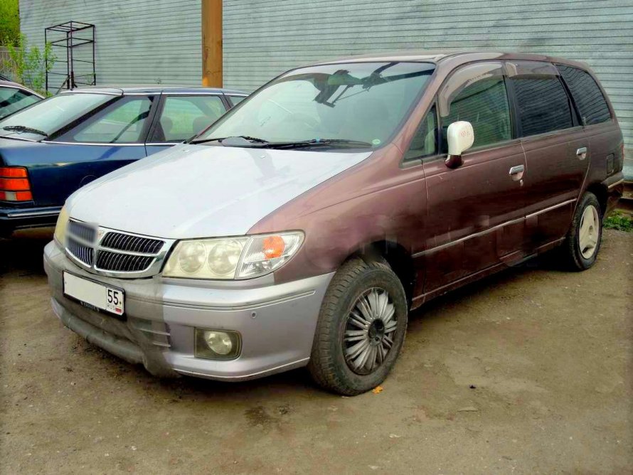Nissan Presage 2001
