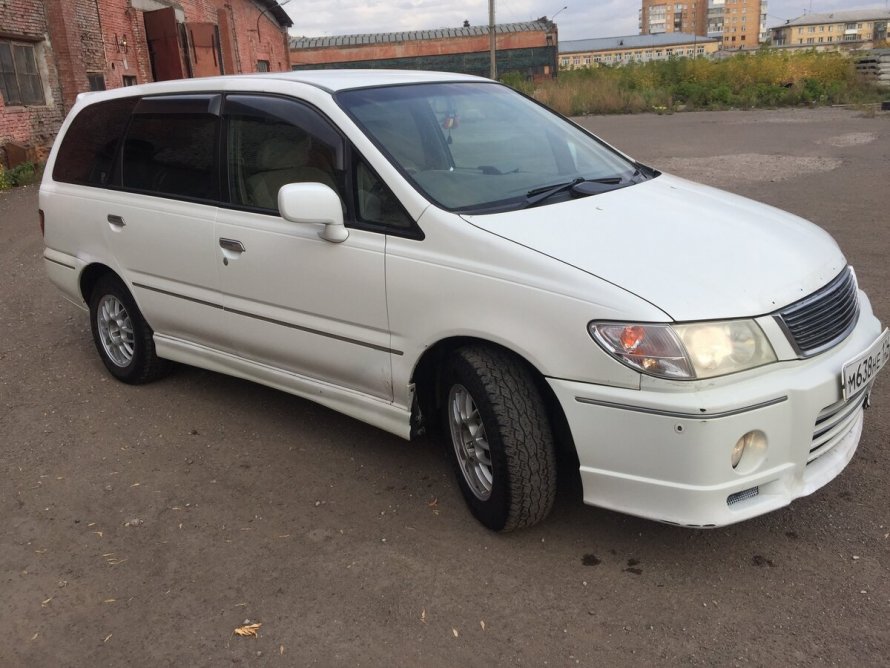 Nissan Presage минивэн 1998 – 2003