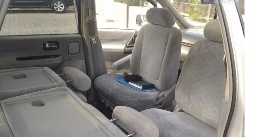 Nissan Presage 2.5 at, 1998