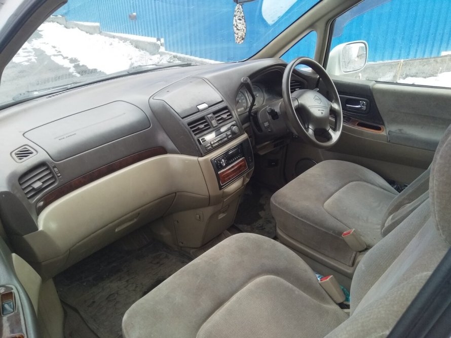 Nissan Presage 2001